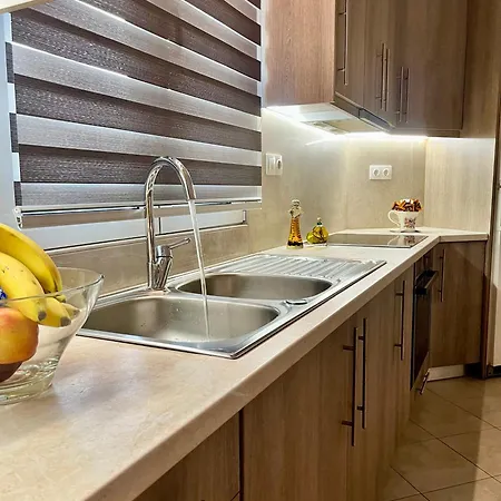 Lia'S Luxury Apartment - Near Airport Koropion Exterior photo