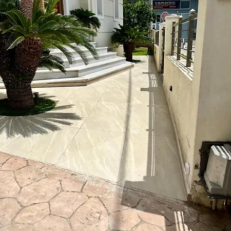 Lia'S Luxury Apartment - Near Airport Koropion Exterior photo
