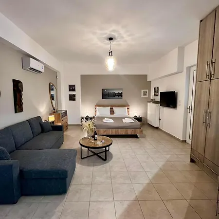 Lia'S Luxury Apartment - Near Airport Koropion Exterior photo