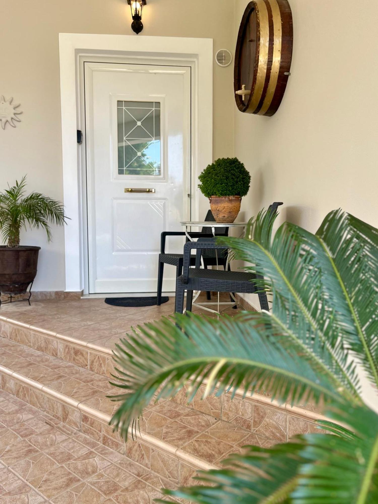 Apartment Lia's Luxury - Near Airport Koropion