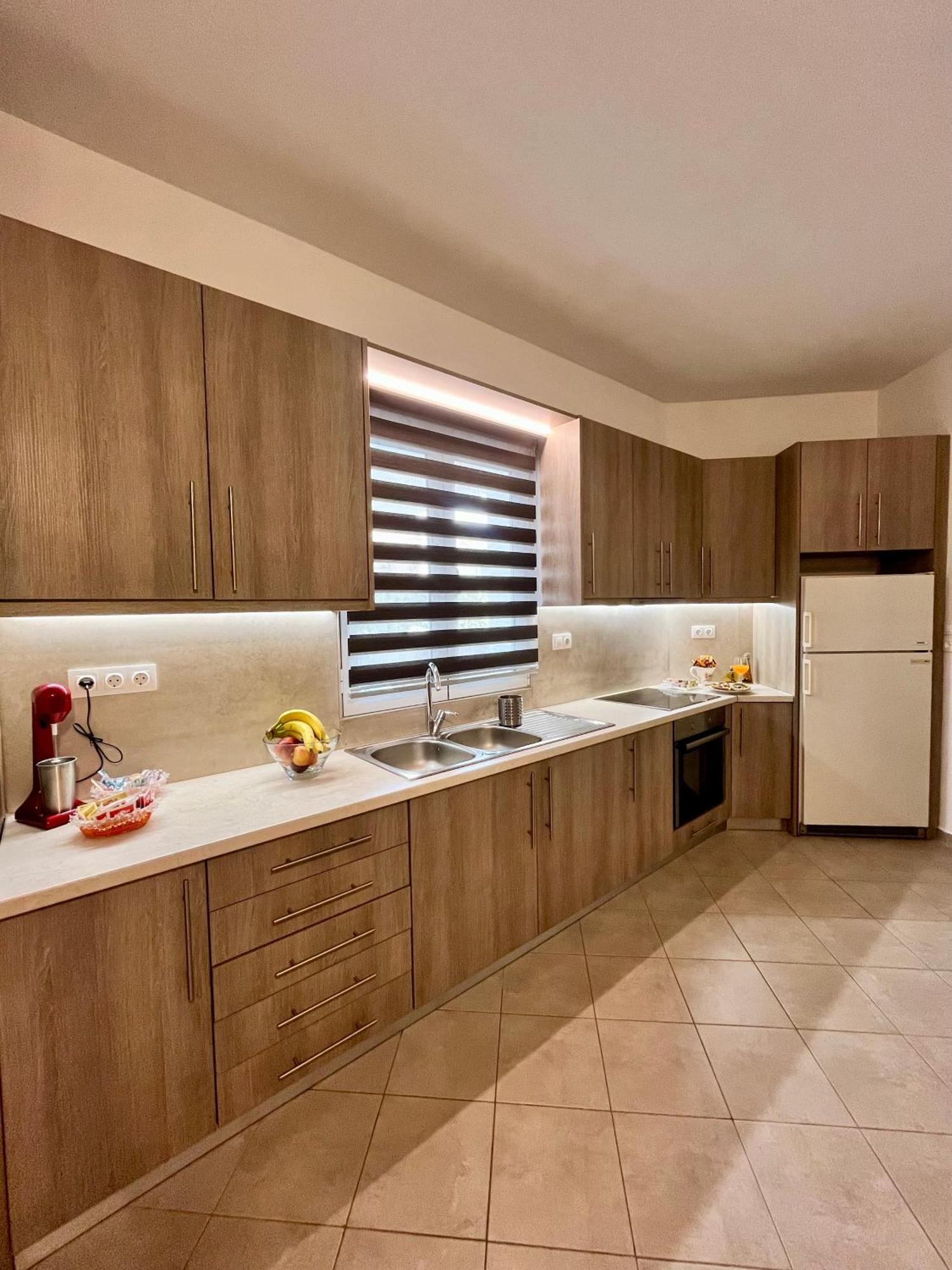 Apartment Lia's Luxury - Near Airport Koropion